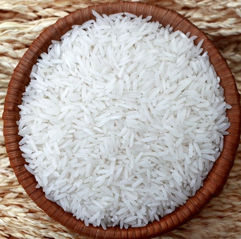 Gạo làm bánh cuốn